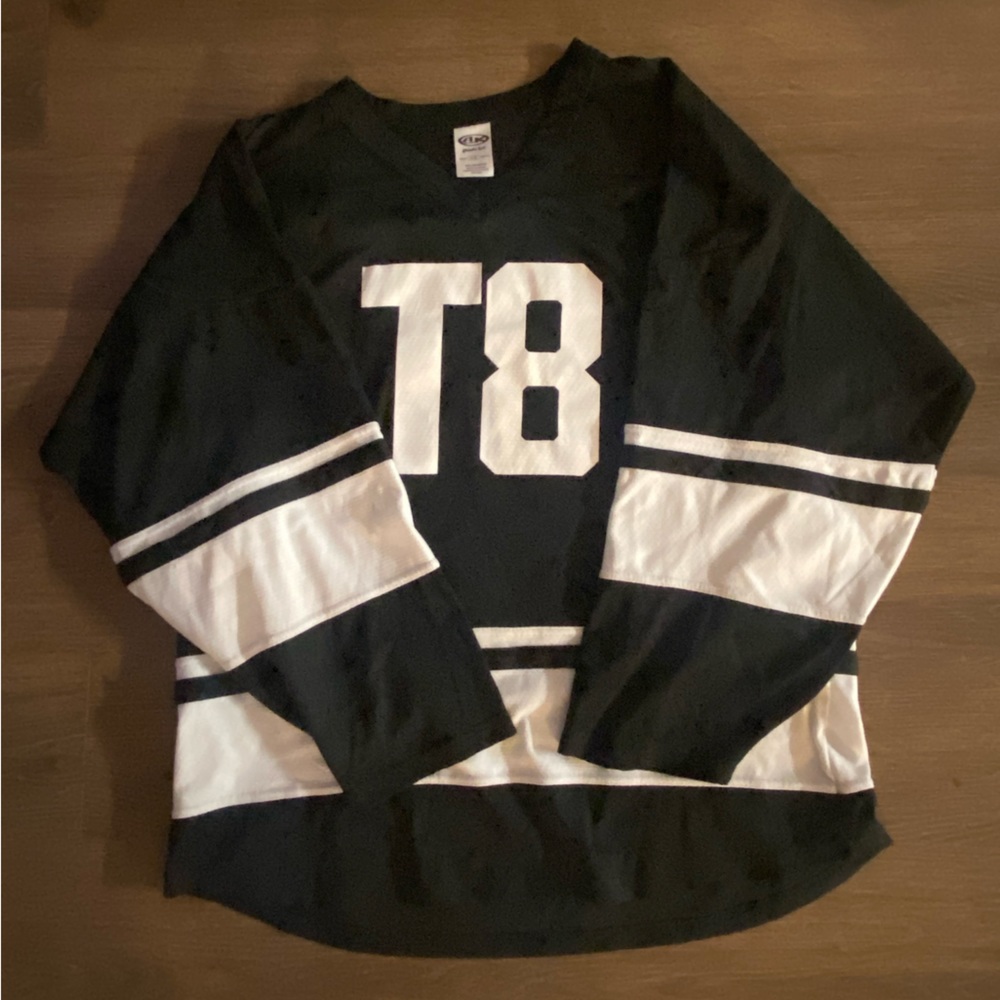 tate mcrae jersey from her tour